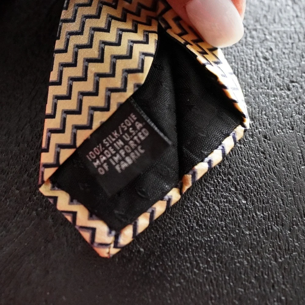 Neo Bill Bass Silk Tie